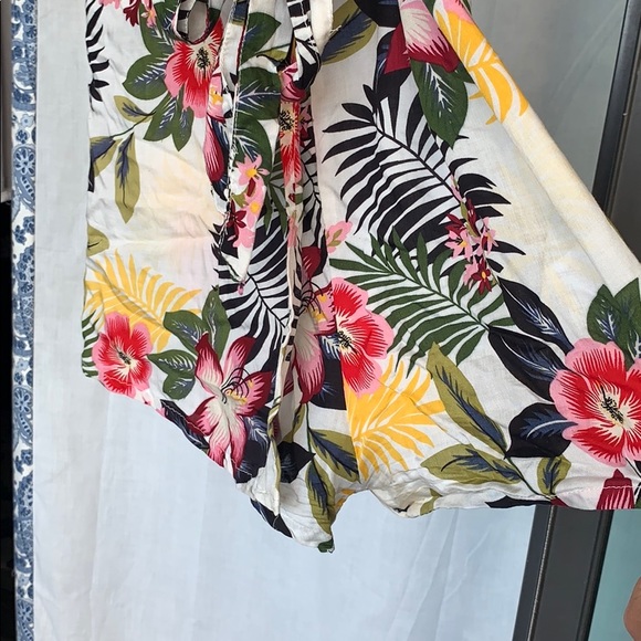 Gorgeous tropical dress/romper - Picture 4 of 6